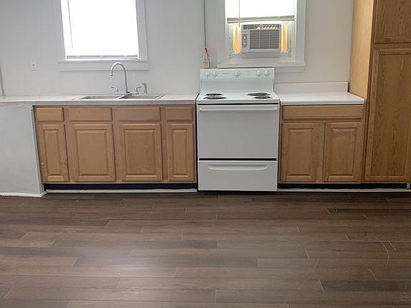 2nd image of 105 W Lee Ave #1-3