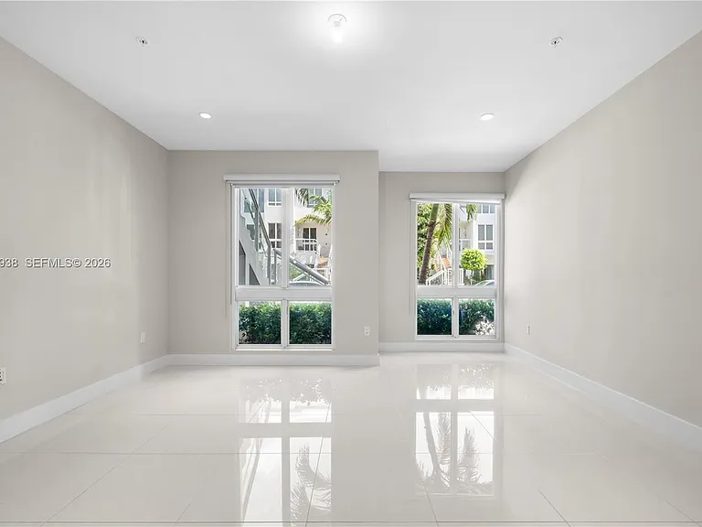 10280 NW 63rd Ter #104 — Photo 7