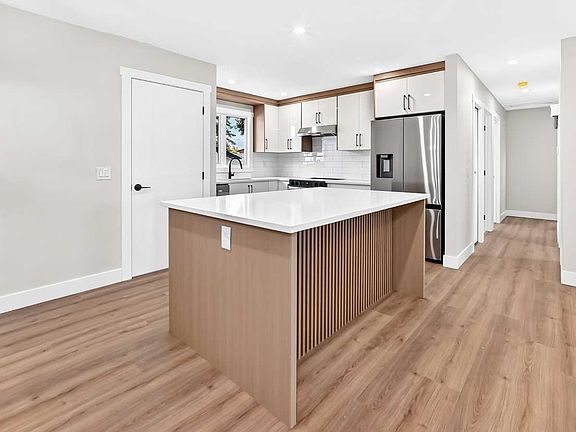 4th image of 3320 60th St NE