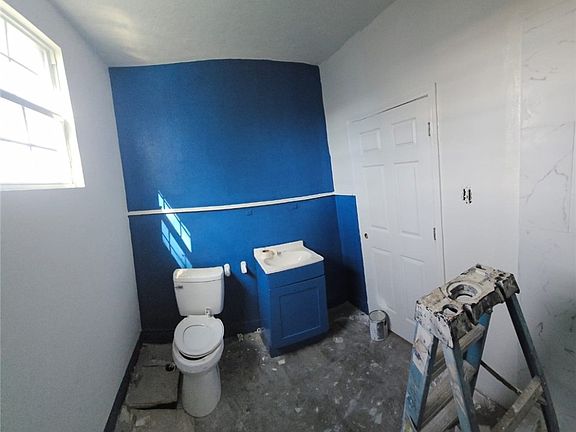4th image of 605 W Washington Ave