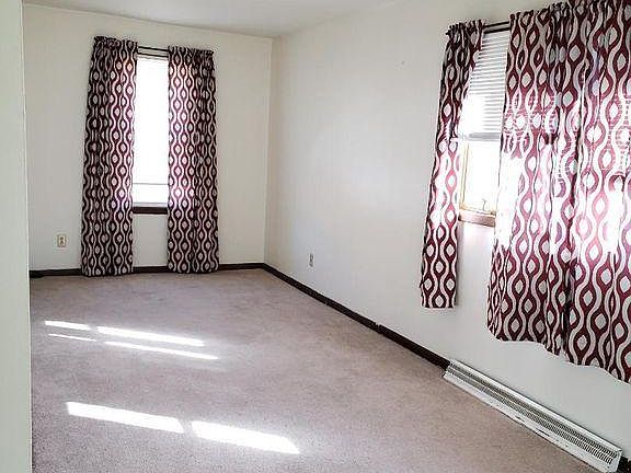 4th image of 560 E Division St #2