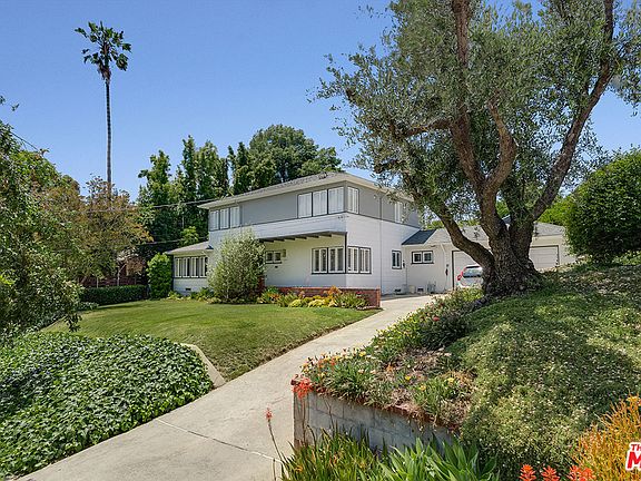 2nd image of 1537 N Benton Way