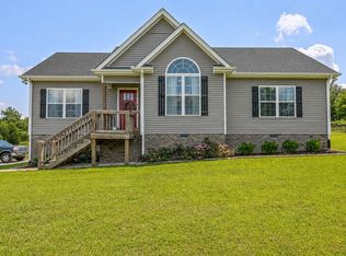 1228 Old County House Rd, Charlotte, TN 37036