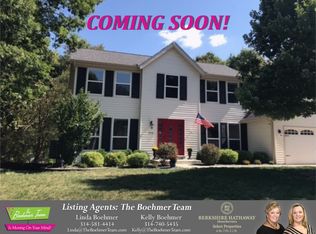 152 Hollow Creek Dr, Saint Peters, MO 63376