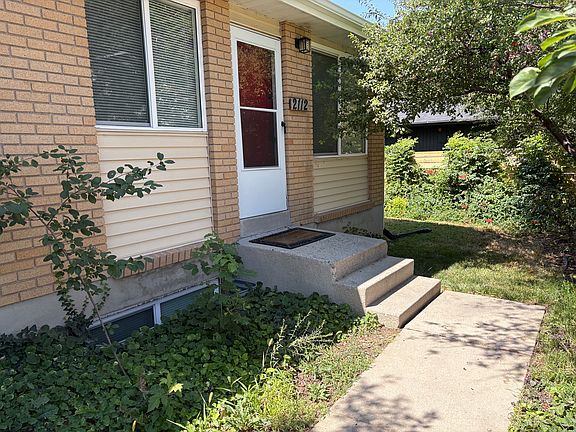 2nd image of 2112 E Donegal Cir