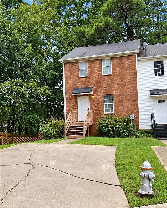 764 Crestside Ct