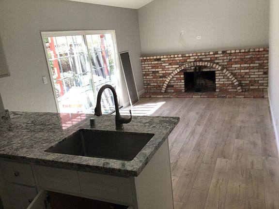 4th image of 496 Crosslees Dr
