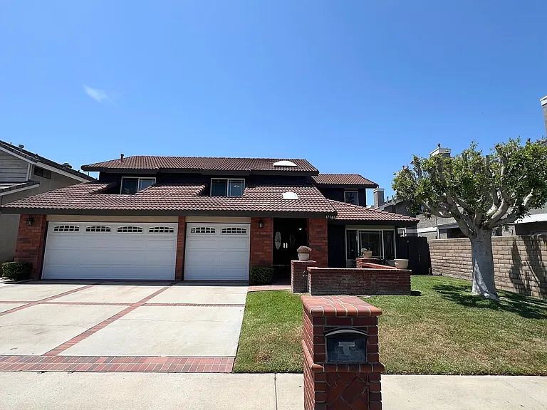 17141 Green Ln — Photo 1