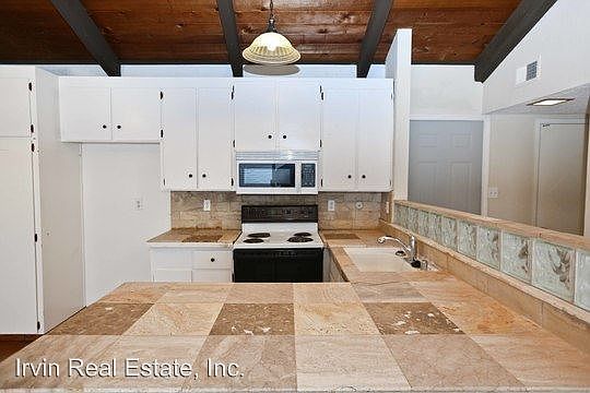 1st image of 3103 Persimmon St