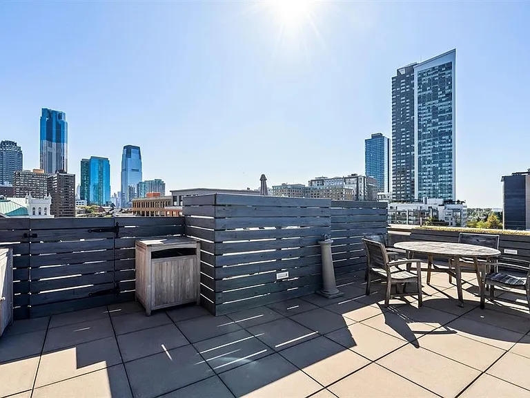 222 Montgomery St #3H — Photo 28