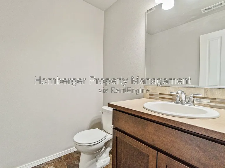 1915 W Jay Ave — Photo 7