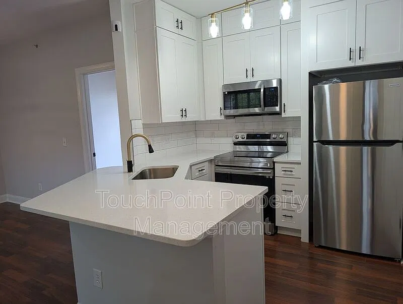 2 bed, 2.0 bath, 1084 sqft, $1,695 — Photo 4