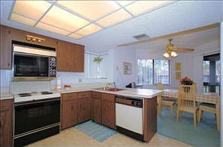 3rd image of 32 Sherbury Ct