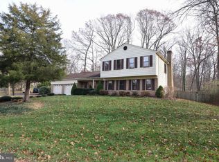 12149 Holly Knoll Cir, Great Falls, VA 22066