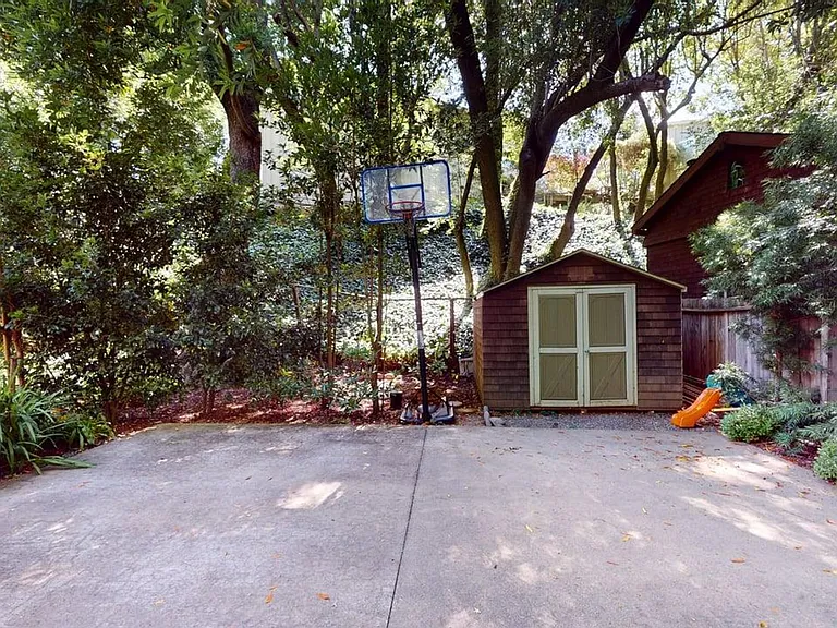76 Tamalpais Ave — Photo 3