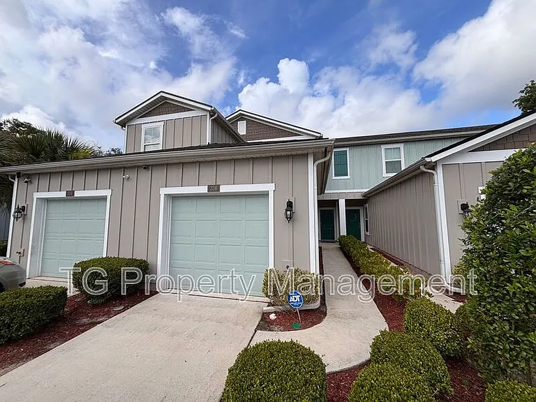 336 Aralia Ln — Photo 1