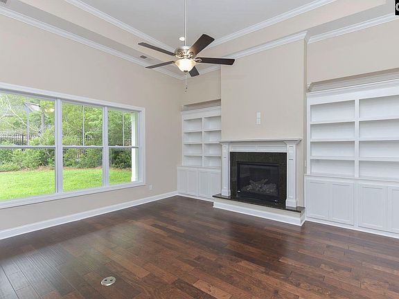 5th image of 104 Sanibel Cir