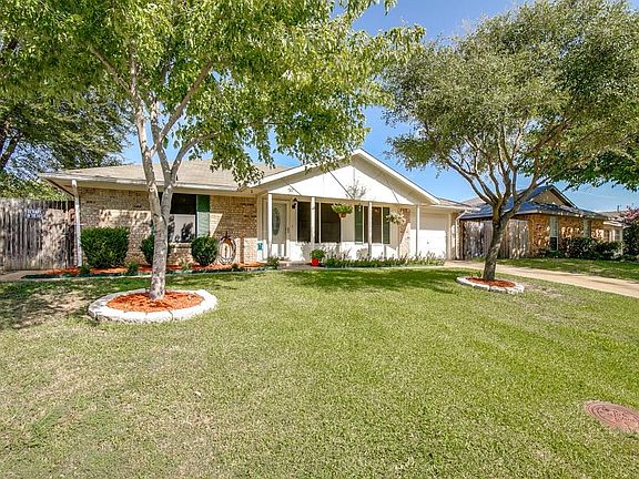 2nd image of 507 Mary Jane Ln