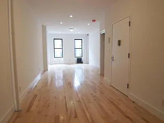 Rented by ER (DO NOT USE)