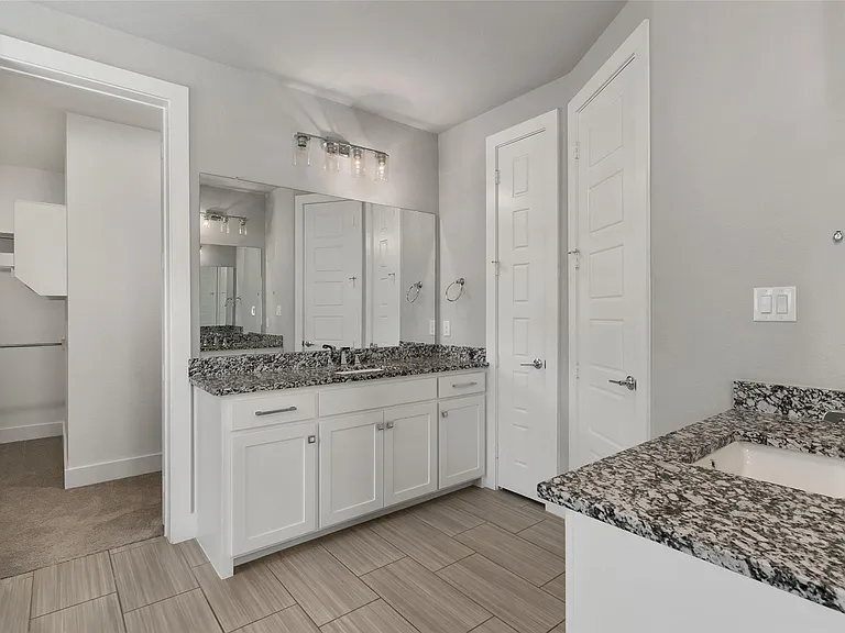 584 Meandering Ln — Photo 12