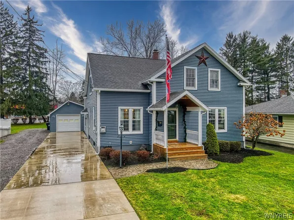 48 Caroline Rd, Gowanda, NY 14070