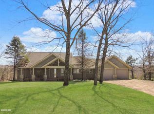 21 Rapids Dr, Galena, IL 61036