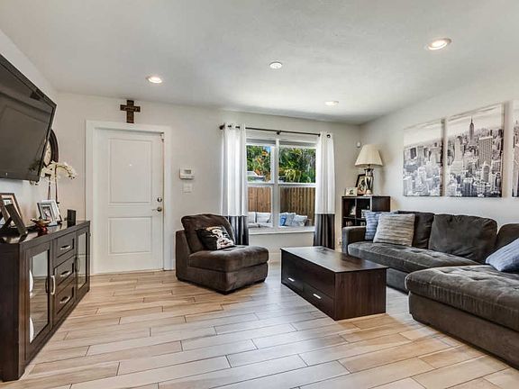 3rd image of 4941 McConnell St
