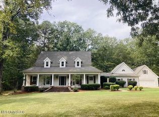 611 S Springlake Cir, Terry, MS 39170