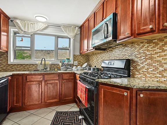 4th image of 2205 W Highland Ave #4N