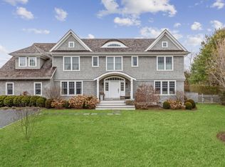 79 N Captains Neck Ln, Southampton, NY 11968