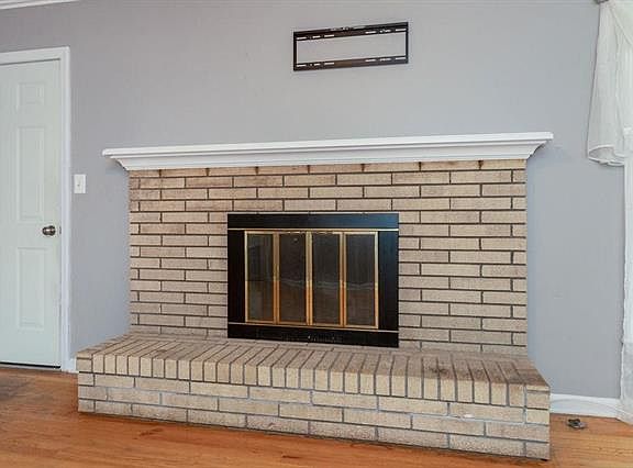 5th image of 8406 E 49th St