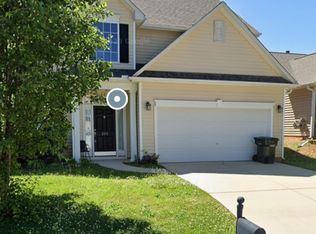 203 Knoll Ridge Dr, Greer, SC 29650