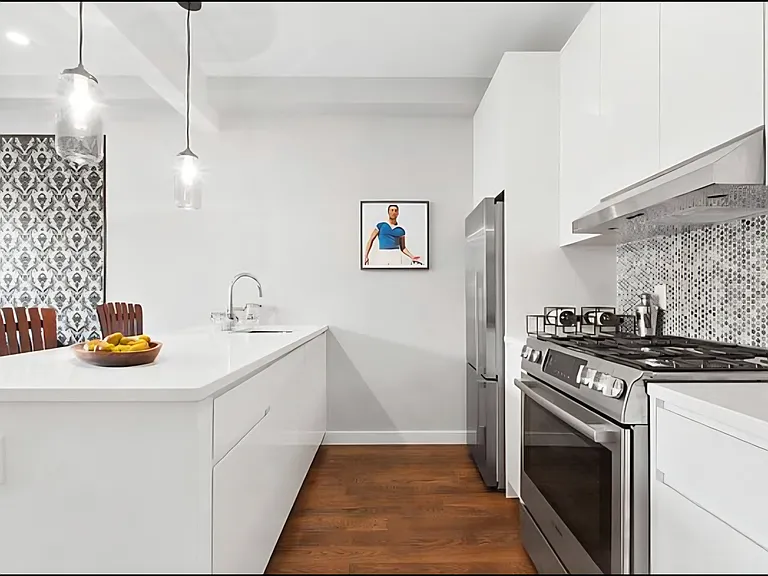 305 Cooper St #3A — Photo 1