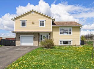 9 Hallihan Dr, Oromocto, NB E2V0C1