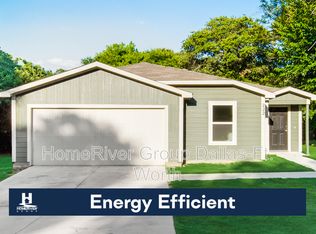 222 School St, Azle, TX 76020