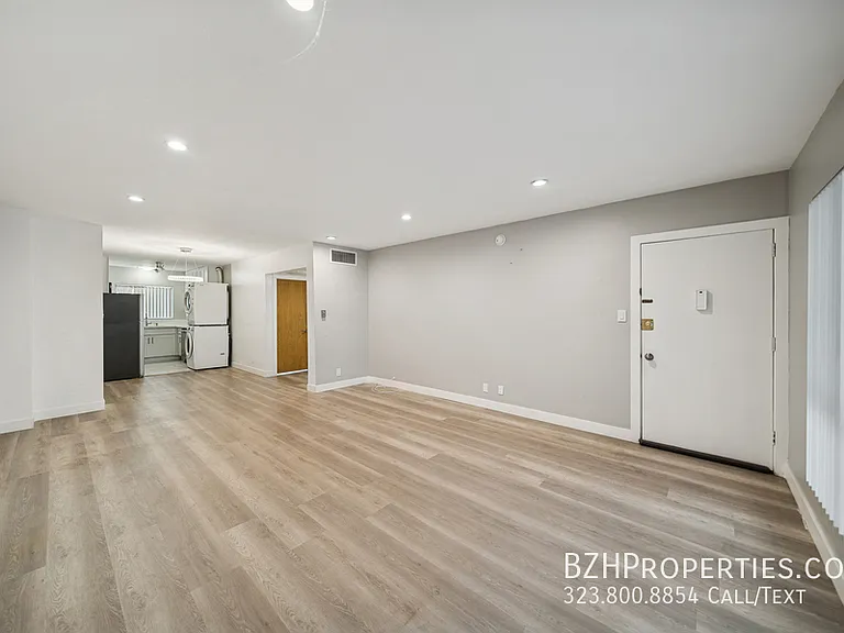 326 S Serrano Ave #4B — Photo 3