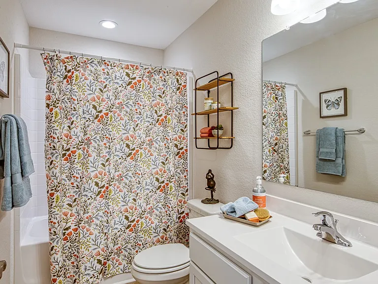Hillpoint Preserve Townhome Apartments — Photo 46