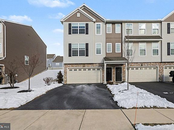 3rd image of 557 Brook Shire Ct