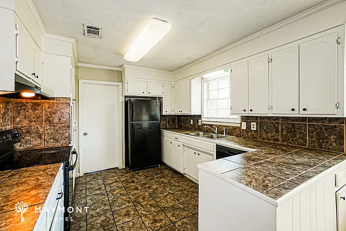 112 Easthaven Dr — Photo 6