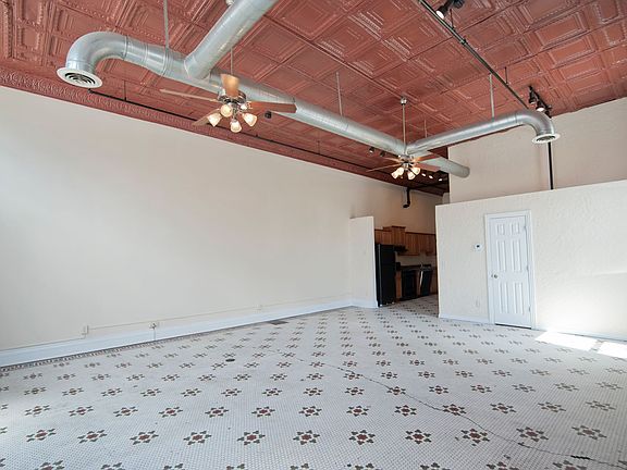 3rd image of 507 W College St #Penthouse 106
