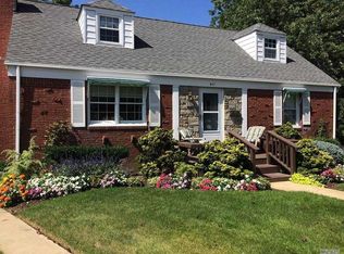 847 Harbor Cir, Baldwin, NY 11510