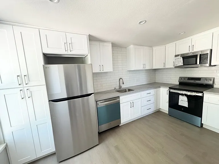 123 S K St — Photo 3
