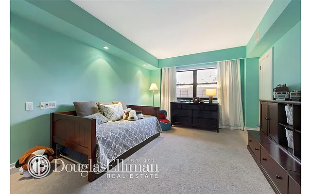 Sold by Douglas Elliman | media 8