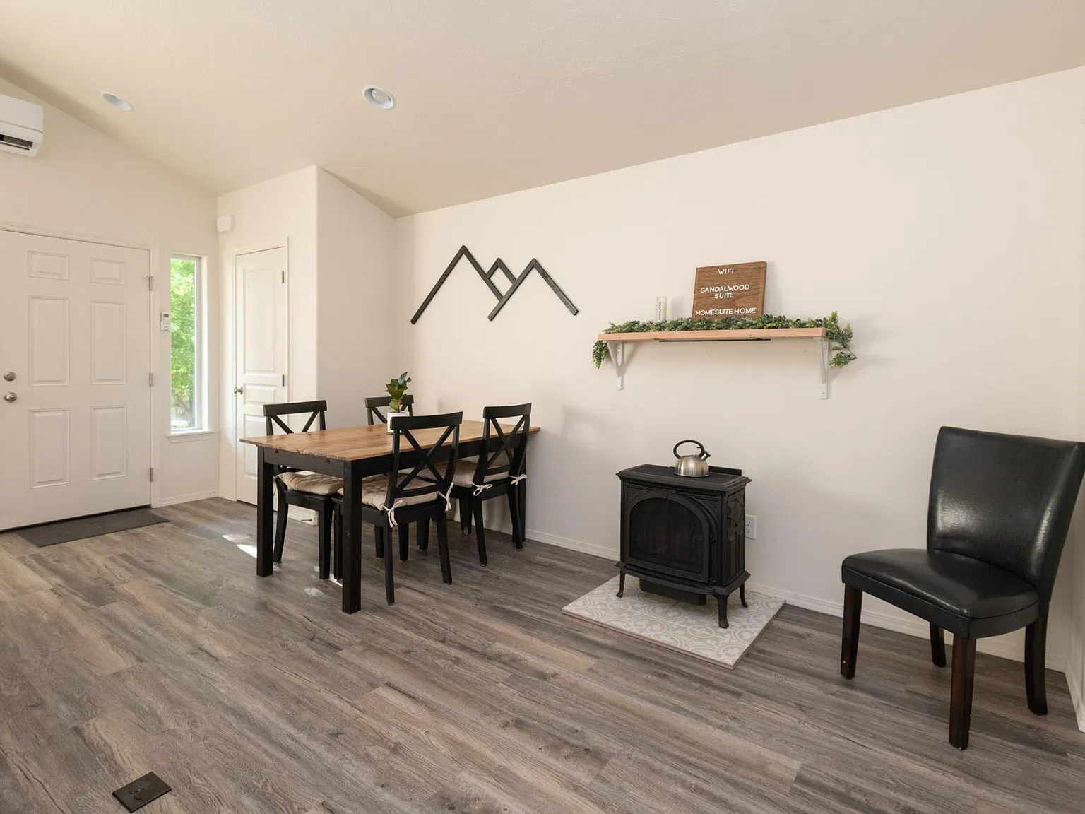 3450 NE Sandalwood Dr — Photo 4