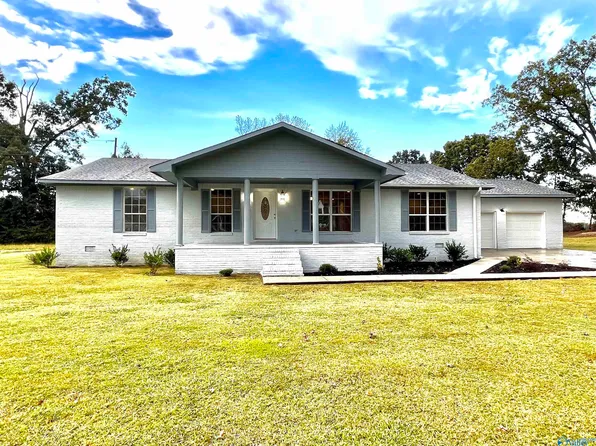 111 1st Ave, Hillsboro, AL 35643