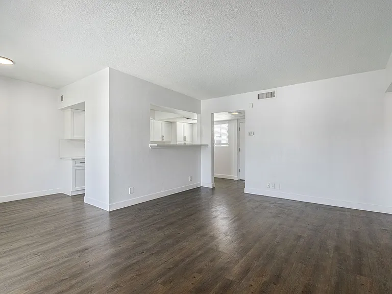 The Shorewood Apartments — Photo 60