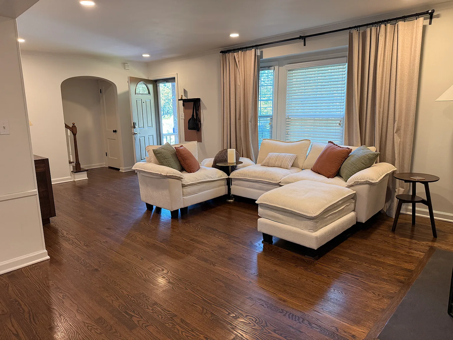 3 bed, 1.5 bath, 1726 sqft, $3,000 — Photo 2