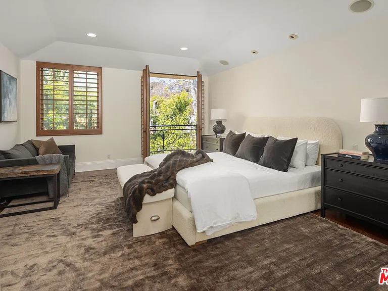 587 Entrada Dr — Photo 17