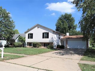 215 Strawberry Hill Estates Dr #O, O'Fallon, MO 63366
