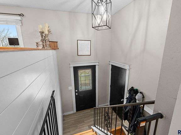 2nd image of 700 S Nicholas Ave